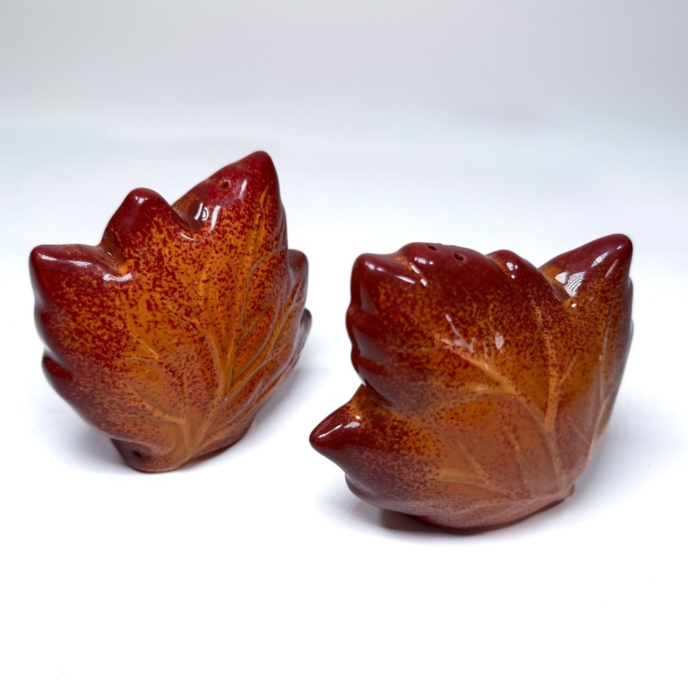 Thanksgiving Salt‎ and Pepper Shakers  - Maple Leaf  Decor - Ceramic